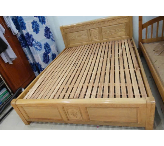 Giường còn rất đẹp 