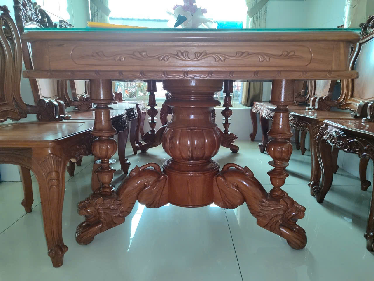 Ảnh thu mua bộ bàn ăn chân sư tử