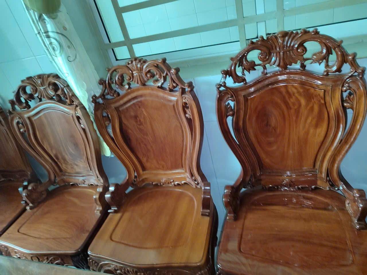 Ảnh thu mua ghế gỗ giá cao tại TPHCM