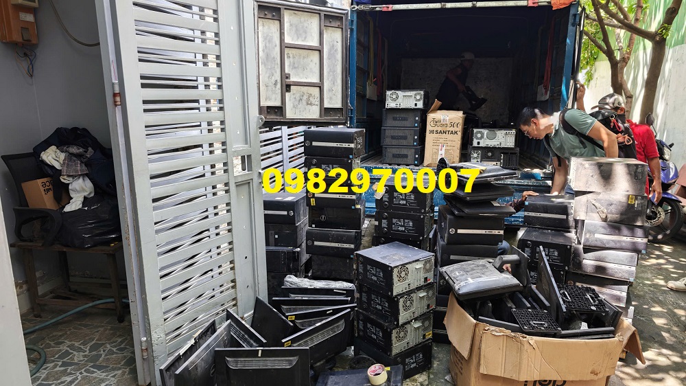 ảnh chụp thực tế thu mua PC cũ số lượng nhiều tại TPHCM