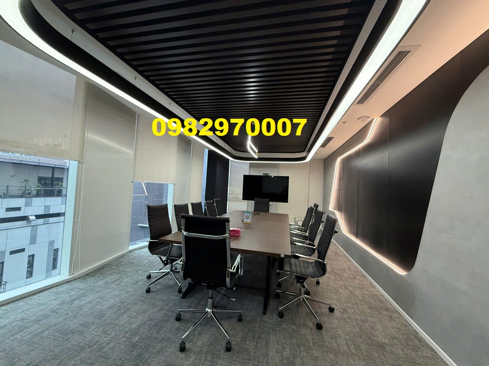 Ảnh thu mua bàn ghế nhân viên theo nhóm còn mới 95% tại TPHCM