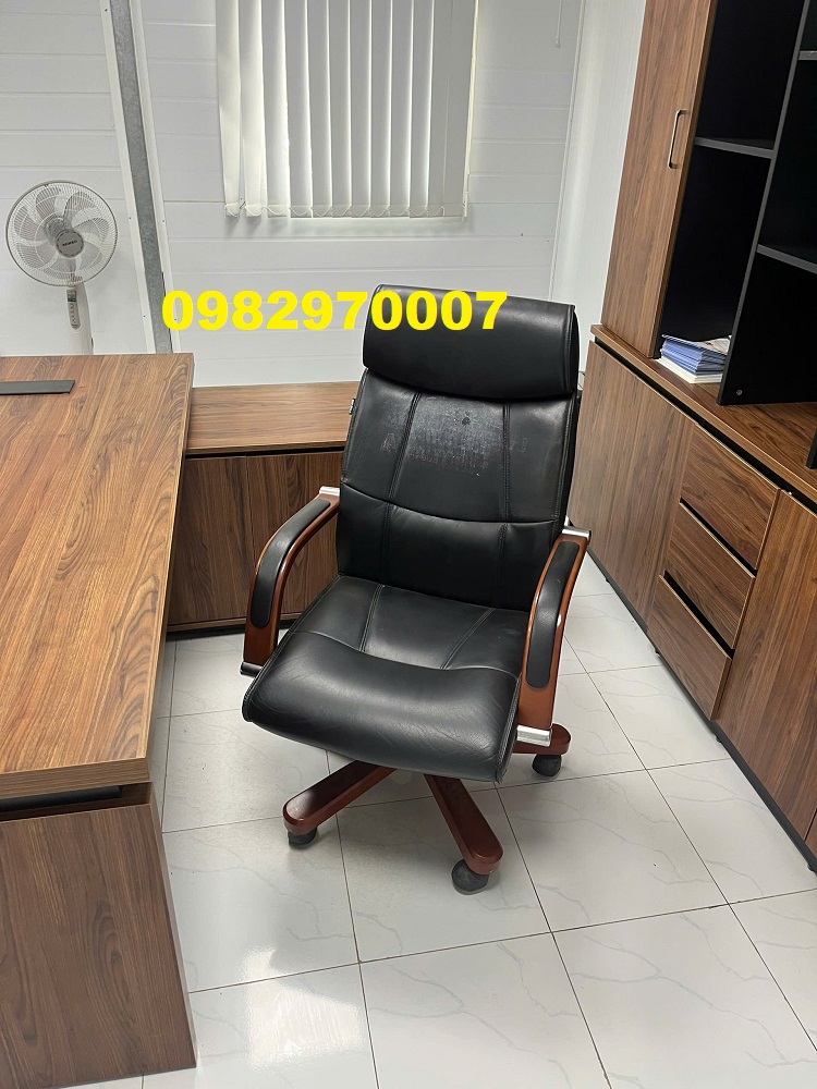 Ảnh thu mua ghế giám đốc cũ tại văn phòng