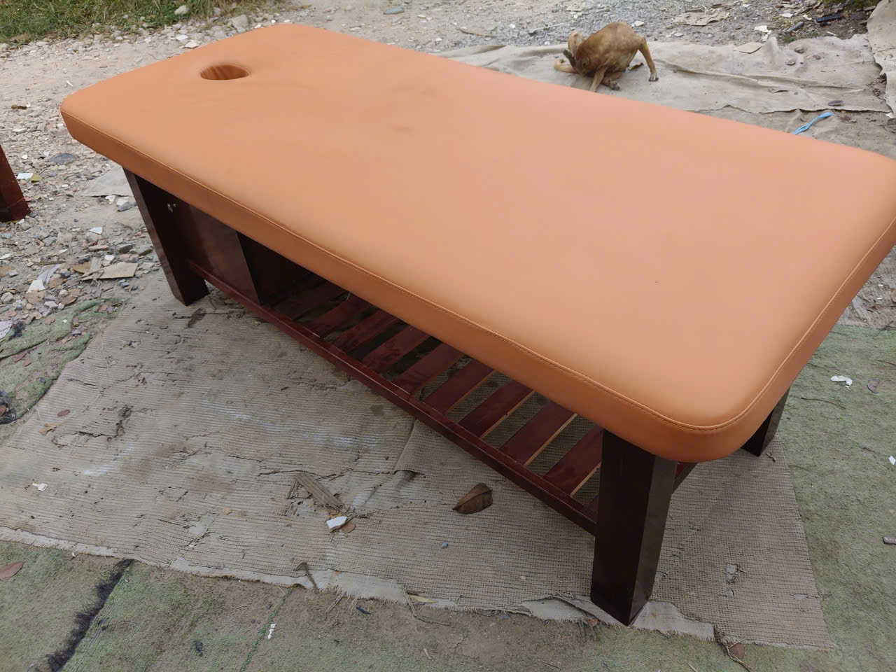 Giường Massage Gỗ Thanh Lý TPHCM – Bền Chắc, Êm Ái, Giá Tốt