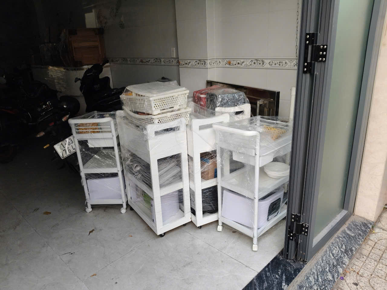 Hình ảnh Thanh Lý Xe Đẩy Dụng Cụ Spa – Tiện lợi, chuyên nghiệp, giá ẻ