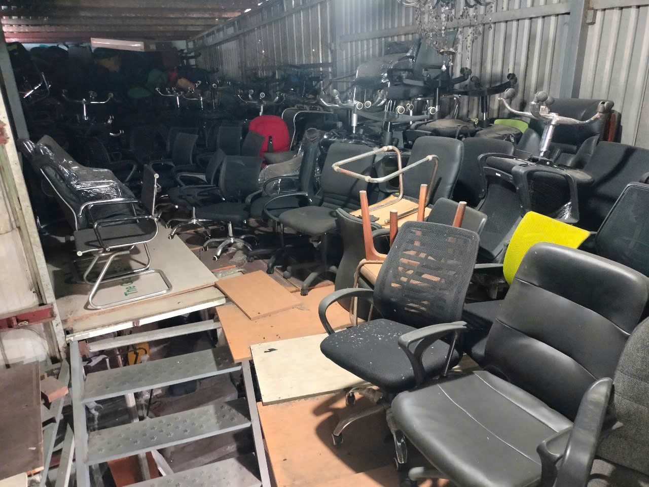 Hình ảnh kho ghế xoay văn phòng thanh lý TPHCM