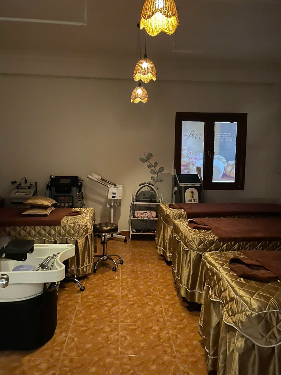 Hình ảnh thực tế thu mua đồ spa tại TPHCM của Thanh Lý Tốt 2025