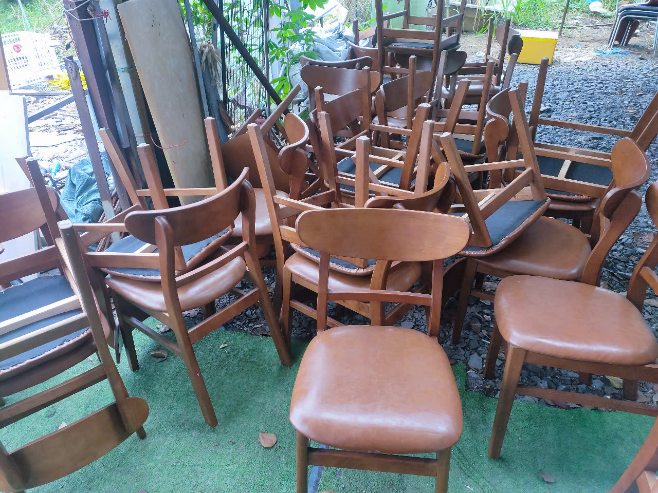 Hình ảnh thu mua bàn ghế gỗ cafe tại tphcm