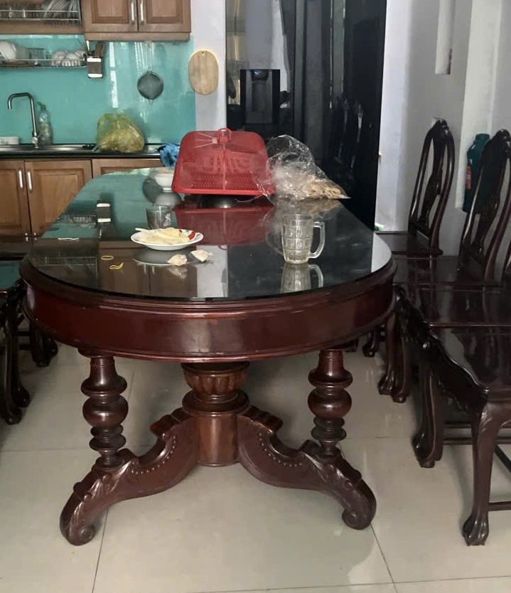 Hình ảnh thu mua bộ bàn ăn gỗ 10 ghế tại Hà Nội