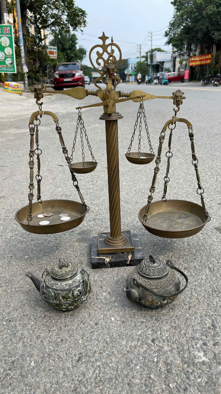 Hình ảnh thu mua cân đồng xưa cũ tại Thanh Lý Tốt