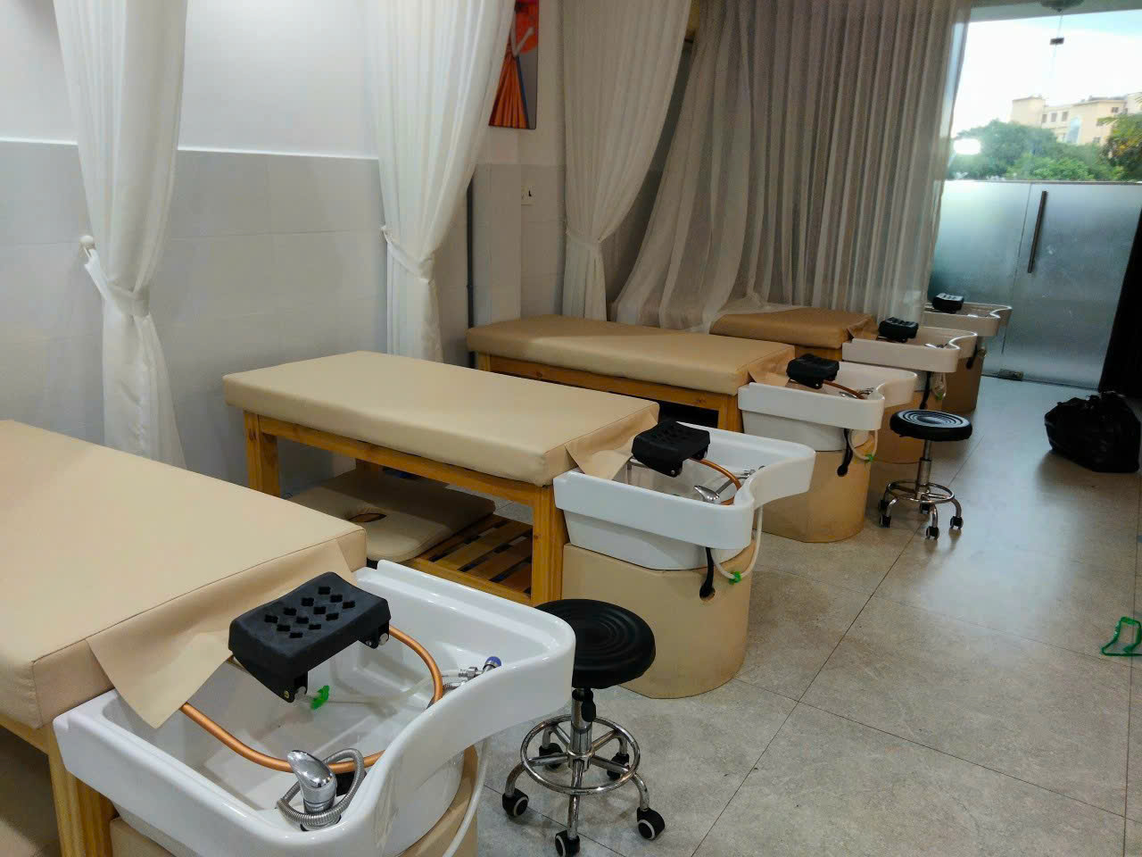 Hình ảnh thu mua giường gội đầu thanh lý tại SPA khách hàng ở TPHCM