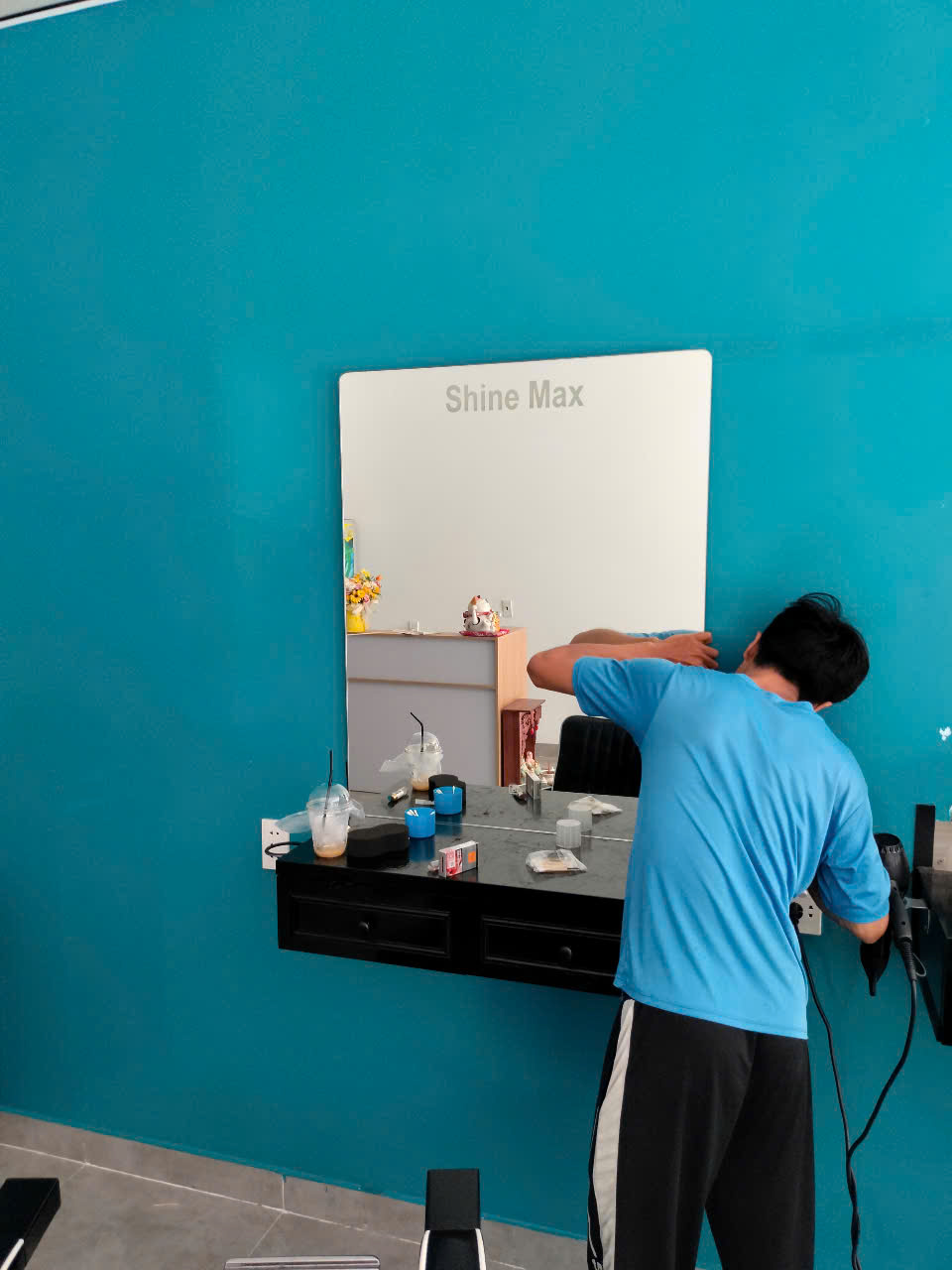 Thanh lý kệ gương cắt tóc giá rẻ chất lượng tại TPHCM