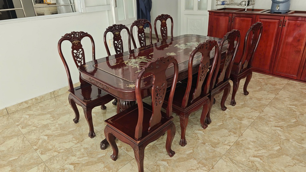 Hình ảnh thực tế thu mua bộ bàn ăn 8 ghế tại TPHCM