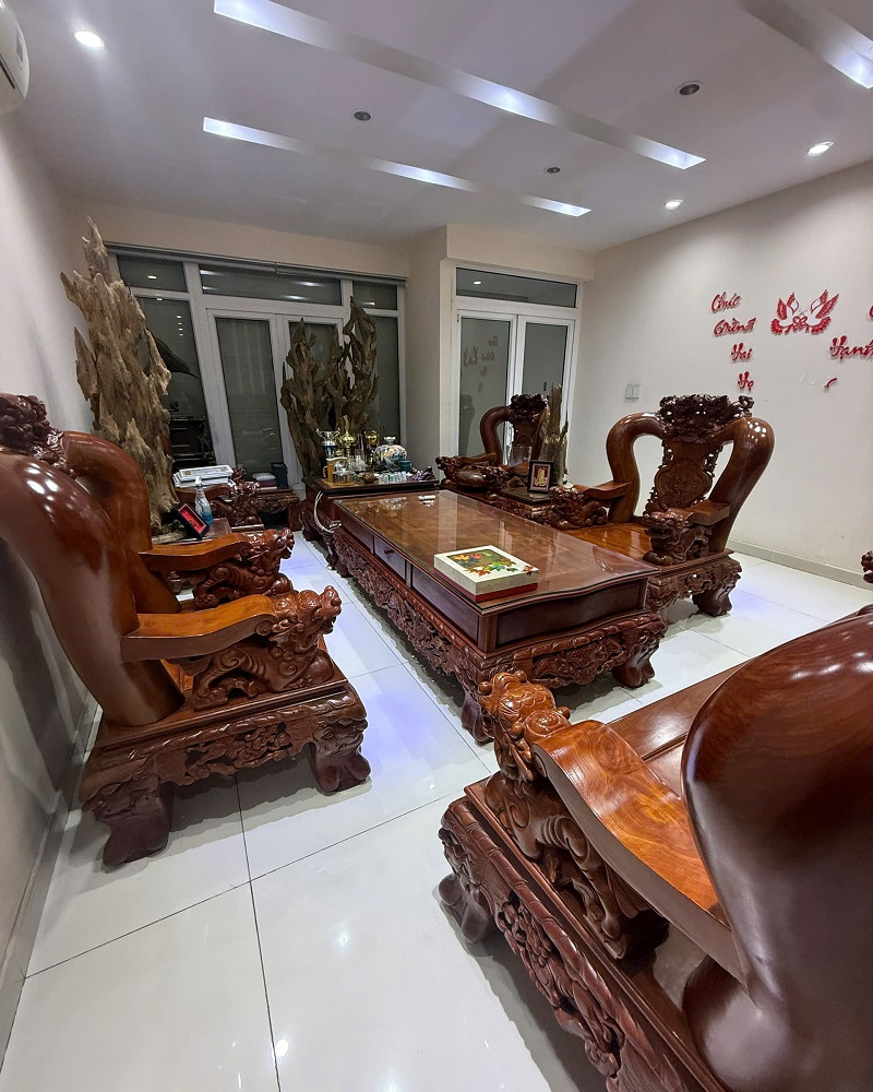 Ảnh thực tế thu mua salon gỗ hương tay 12 tại nhà khách hàng