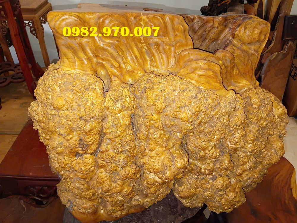Ảnh thu mua tượng gỗ góc cây nu tại nhà khách hàng
