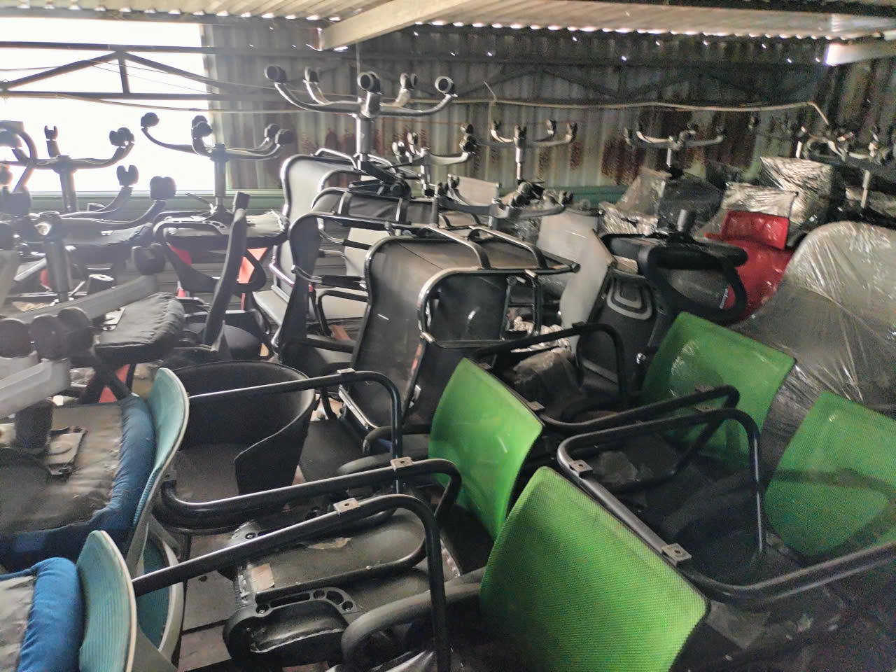 Tổng kho ghế xoay văn phòng thanh lý giá rẻ đẹp chất lượng tại TPHCM