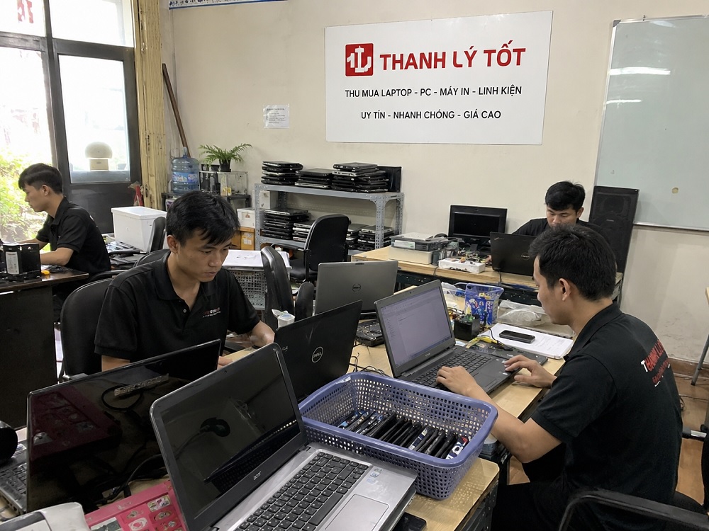 Ảnh đội ngũ thu mua máy tính cũ tại Thanh Lý Tốt