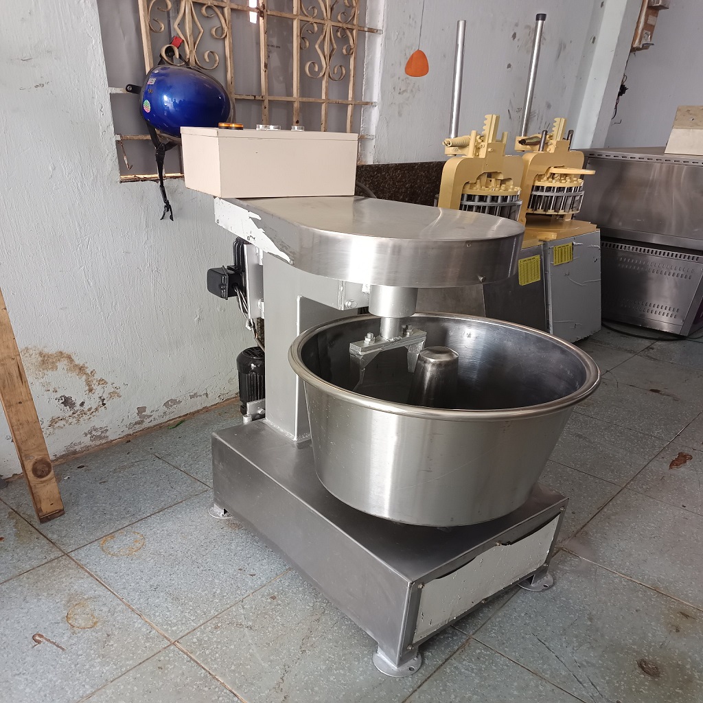 hình ảnh thu mua máy đánh bột cũ tại nhà khách hàng