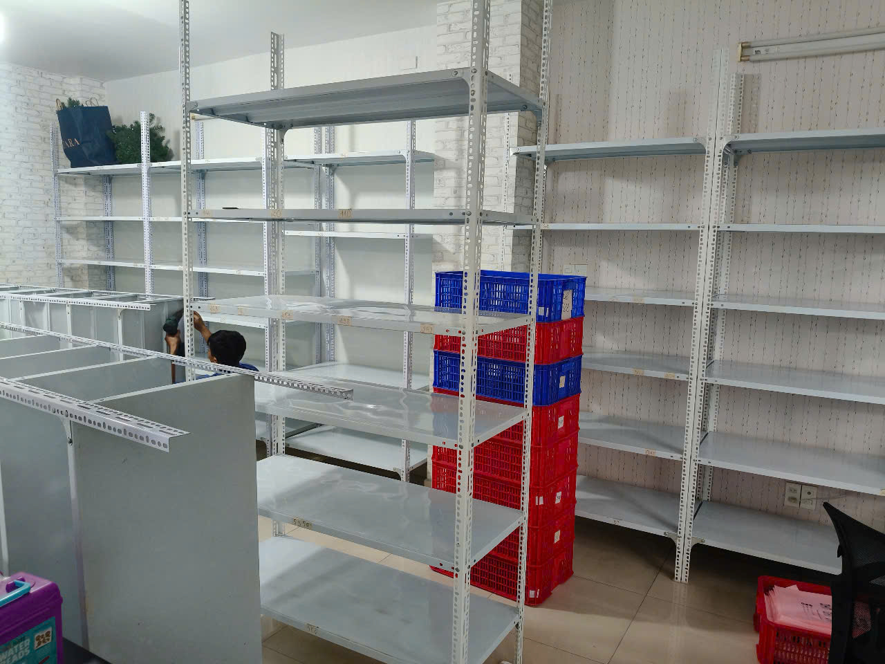 Hình ảnh thực tế trong kho khách hàng