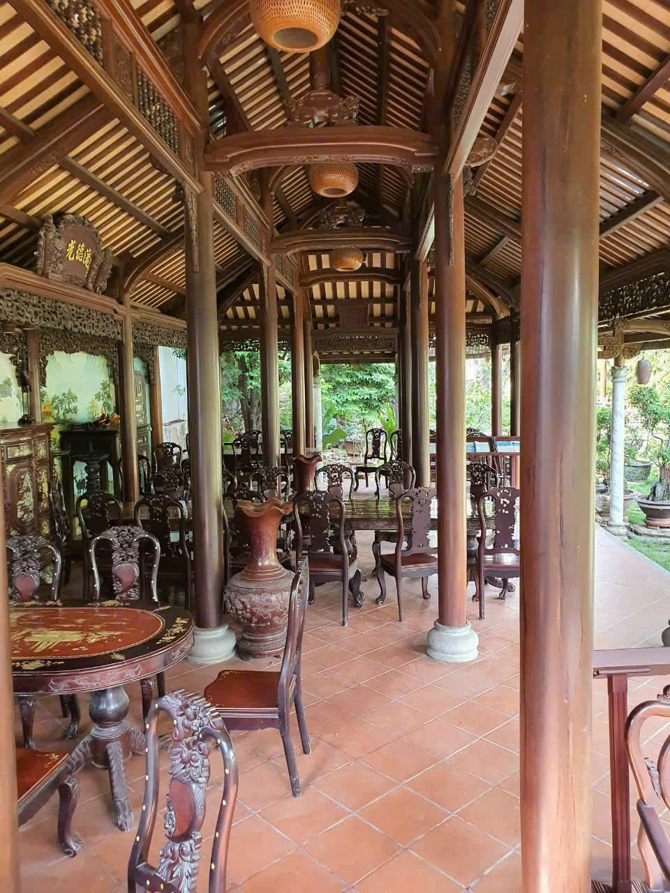 hình ảnh nhà gỗ cũ mà Thanh Lý Tốt khảo sát thu mua tại TPHCM