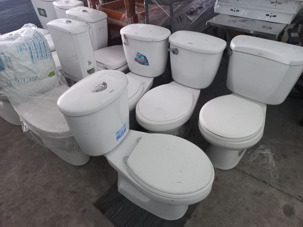hình ảnh thanh lý bồn cầu cũ giá rẻ tại Thanh Lý Tốt 2025