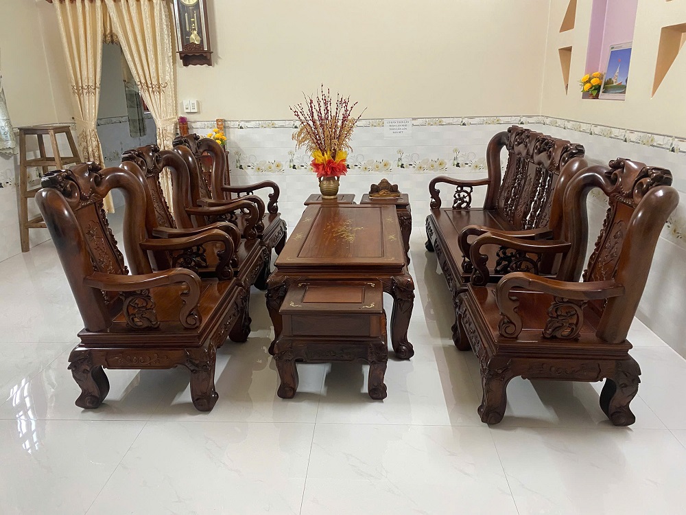 hình ảnh thu mua bộ bàn ghế salon gỗ tại Quận 1
