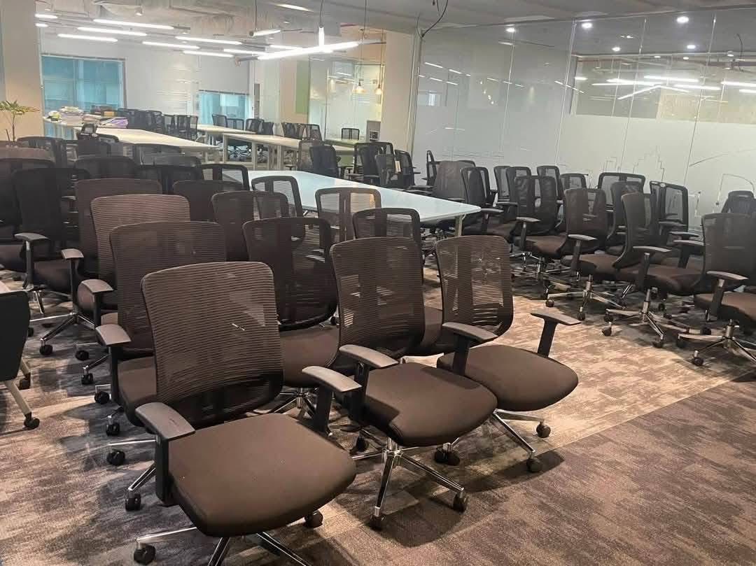 hình ảnh thu mua ghế văn phòng cũ tại TPHCM mới nhất 2025