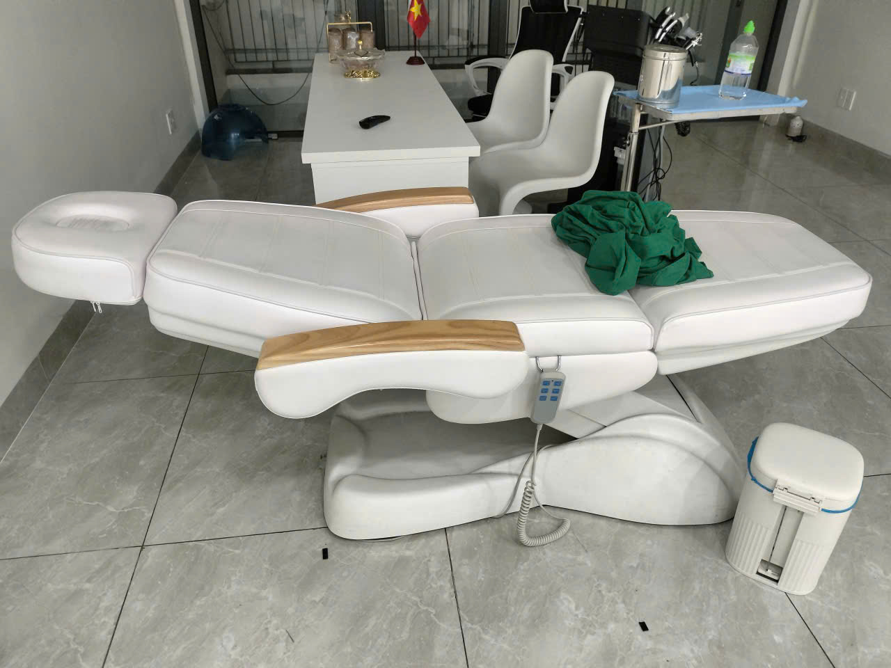 hình ảnh thu mua giường tiêm chỉnh điện