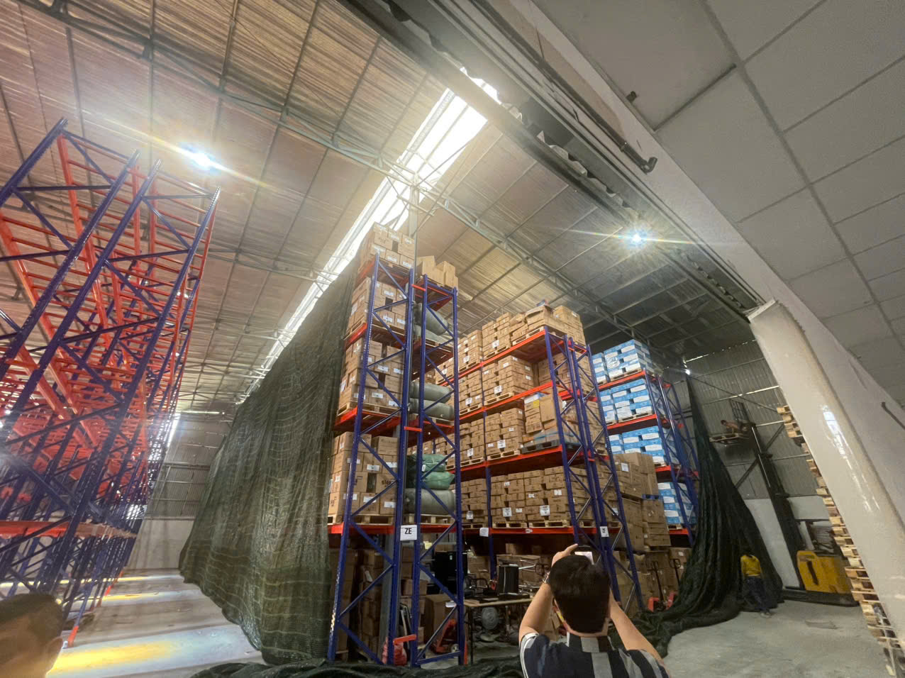 hình ảnh thu mua hàng tồn kho công ty