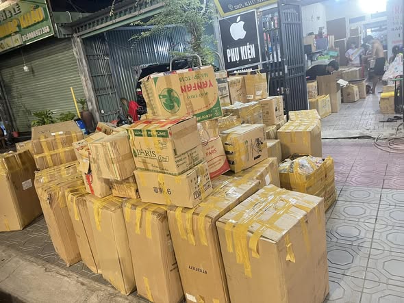 hình ảnh thu mua hàng tồn kho tại TPHCM