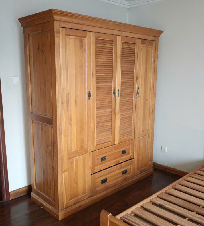 Hình ảnh thu mua tủ quần áo gỗ tại nhà khách quận 7