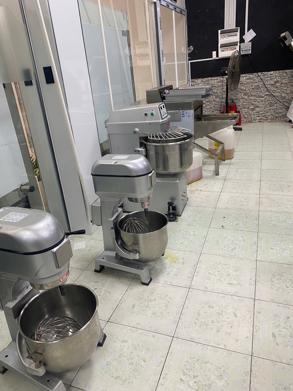 hình ảnh thu mua thiết bị làm bánh thanh lý