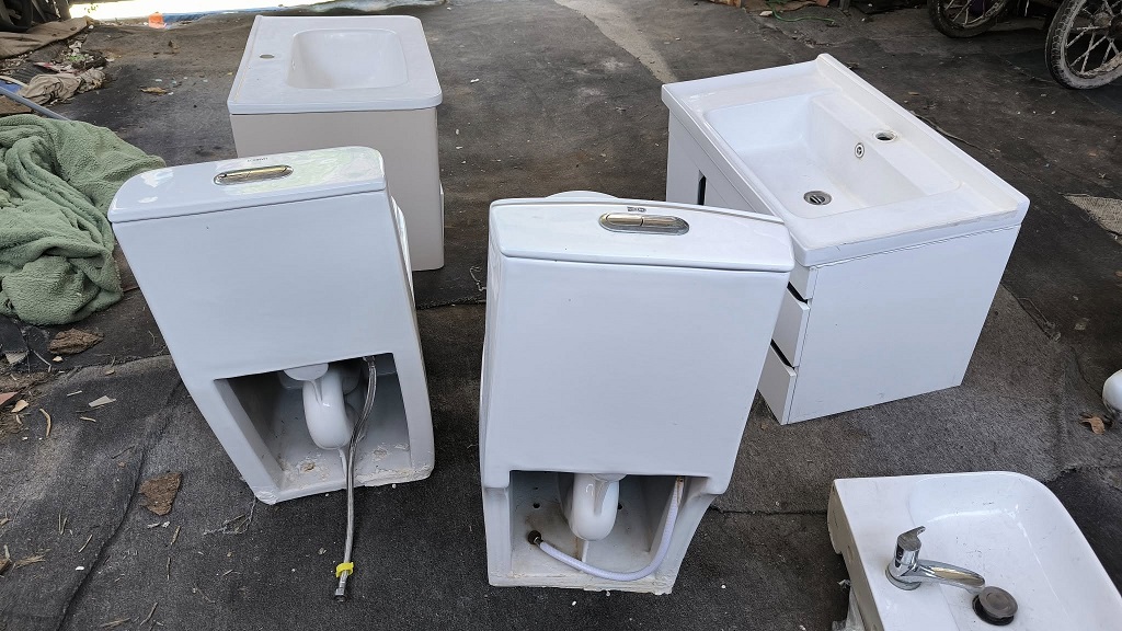 hình ảnh thu mua thiết bị vệ sinh cũ mới nhất 2025 của Thanh Lý Tốt