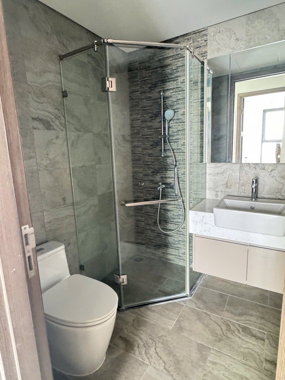 hình ảnh thu mua thiết vệ sinh gia đình tại TPHCM