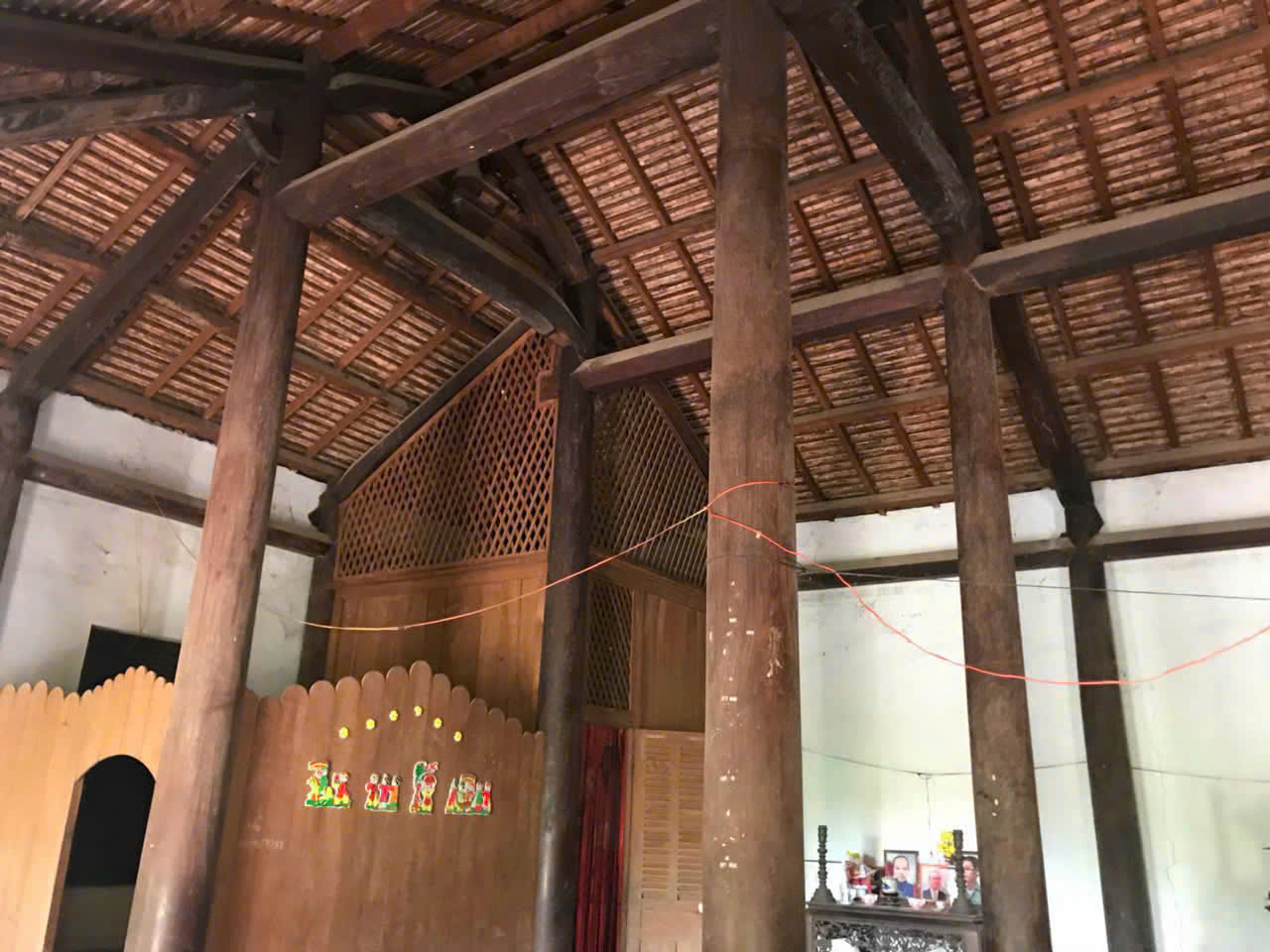 hình chụp thực tế khảo sát thu mua nhà gỗ cũ tại Bình Dương của Thiên Bảo