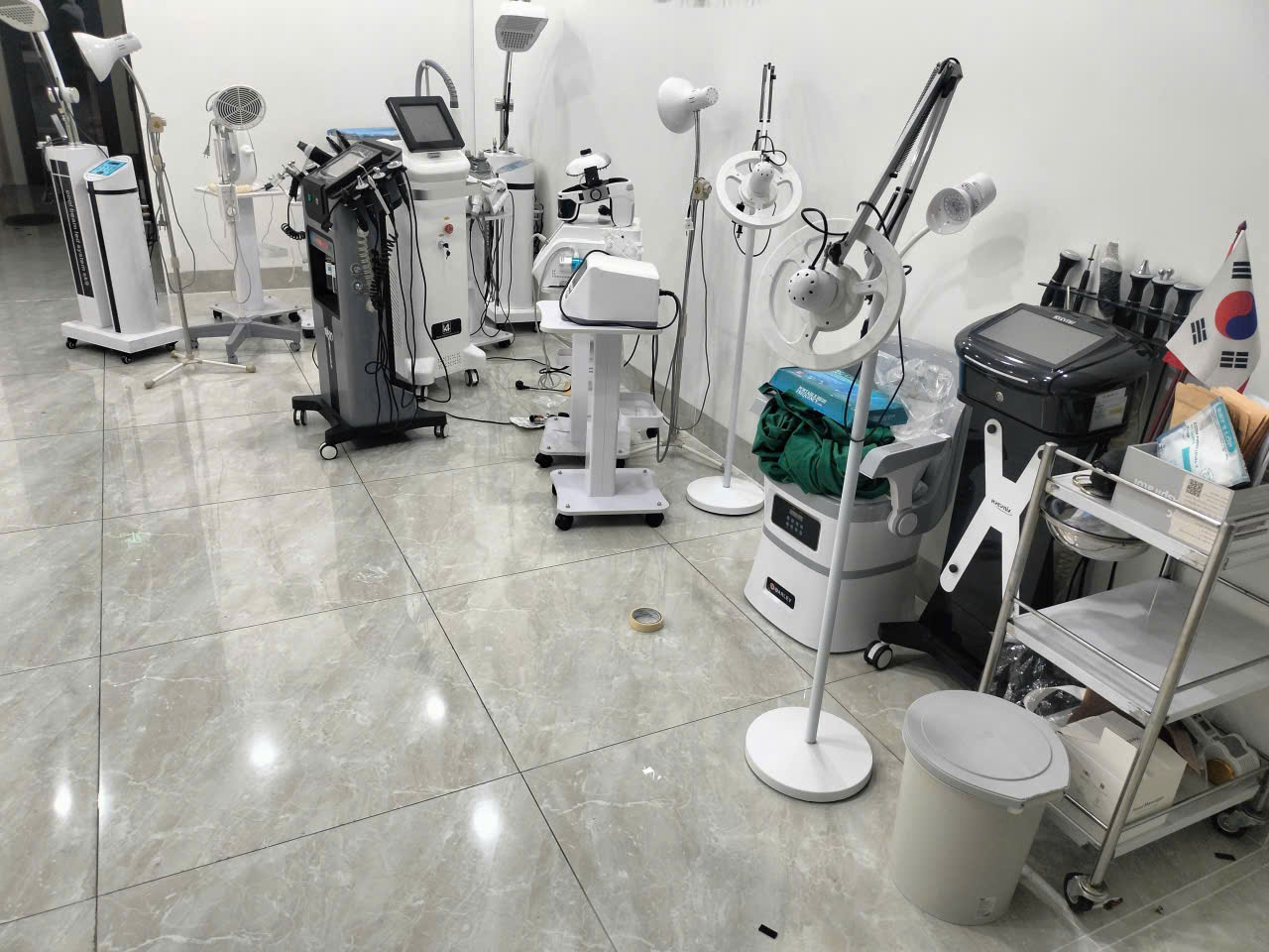 hỉnh ảnh thu mua thiết bị thẩm mỹ tại quận 7 mới nhất 2025