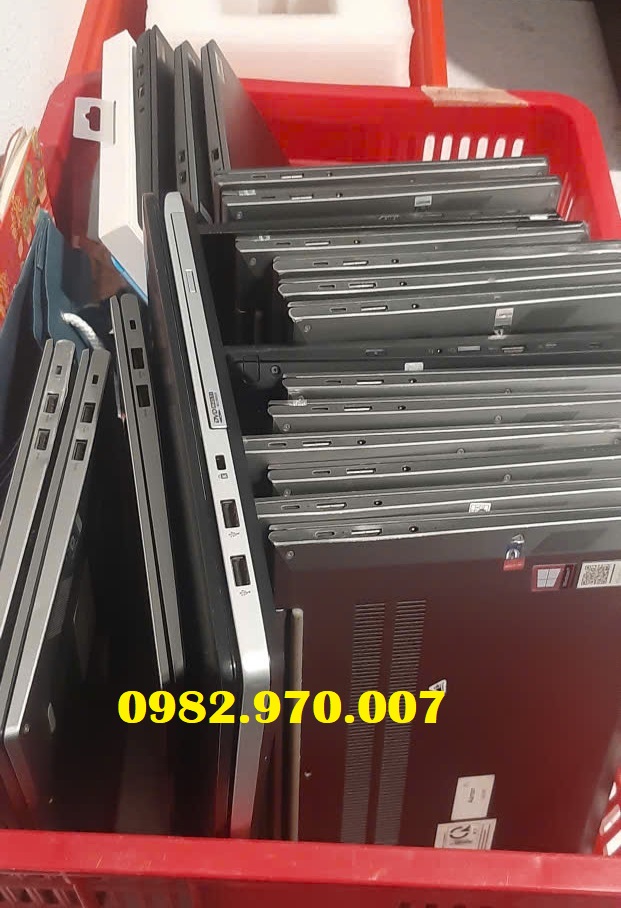 Hình ảnh thu mua laptop cũ số lượng tại công ty TPHCM