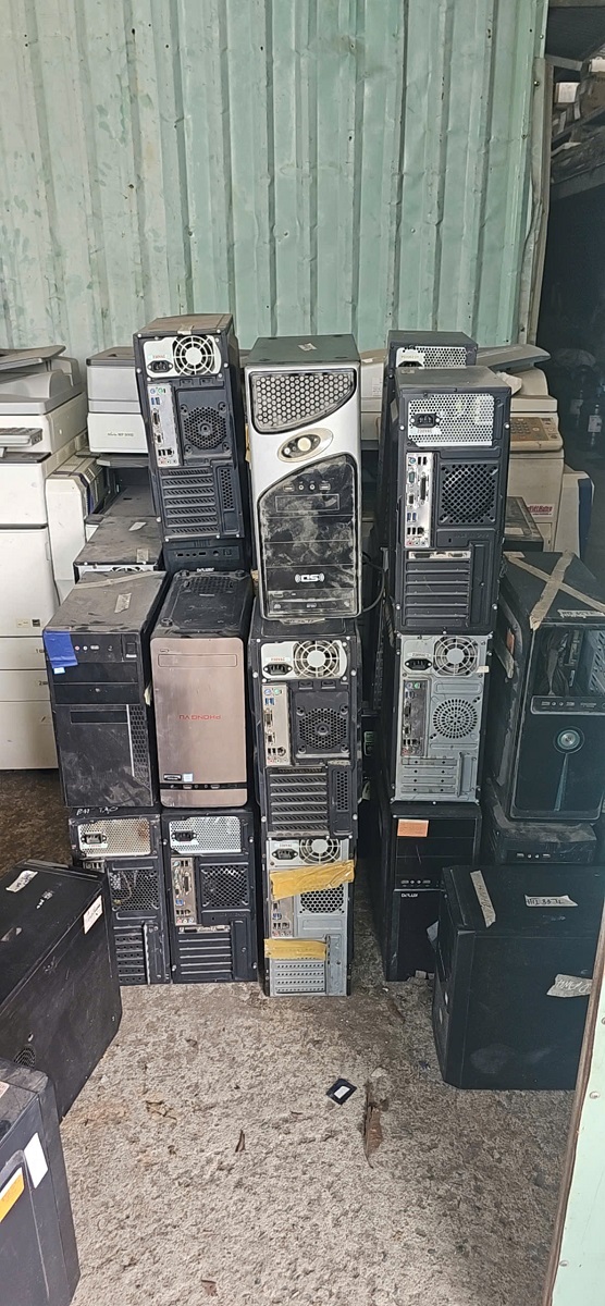 Ảnh thu mua máy tính cũ tai kho quận 2 mới nhất 2026