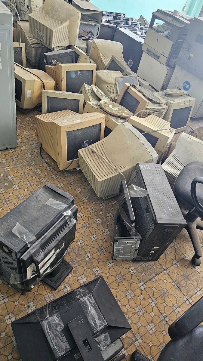 Hình ảnh thu mua máy tính laptop máy in hư hỏng tại công ty