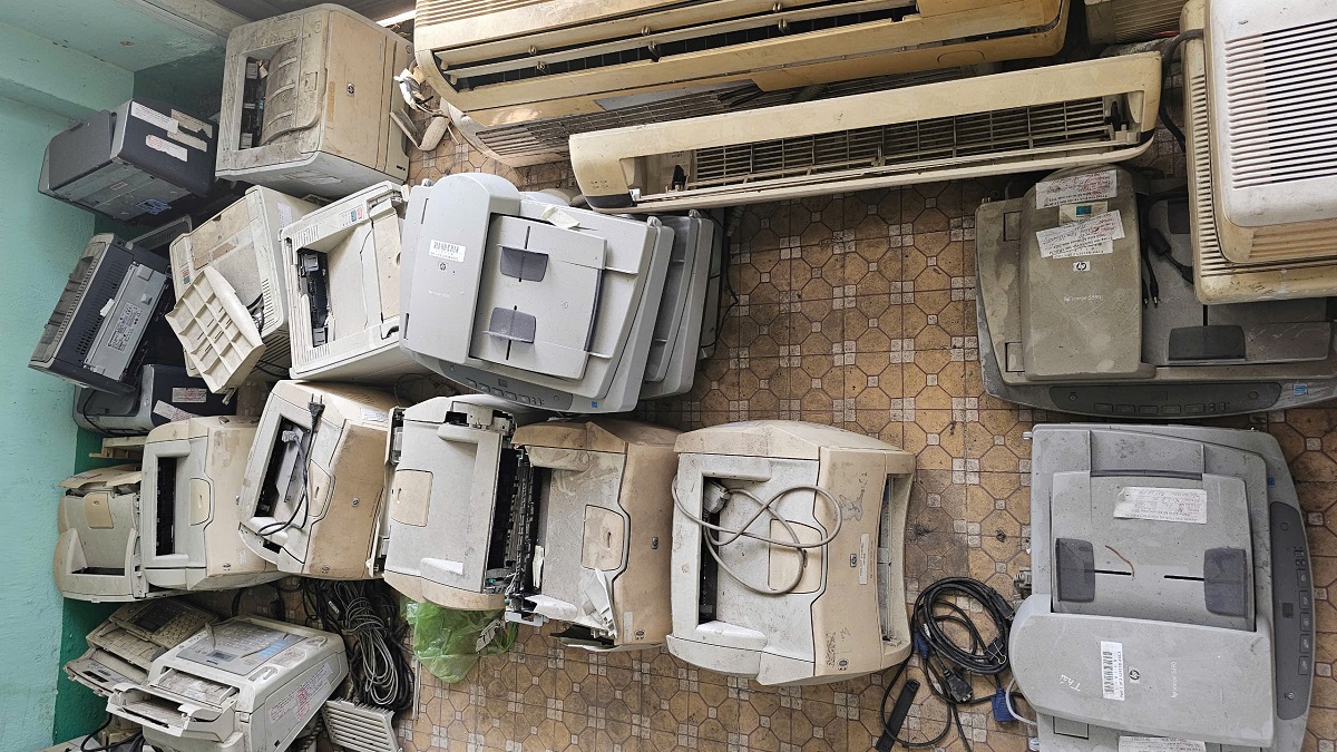 Hình ảnh thu mua máy tính laptop cũ hư hỏng tại TPHCM