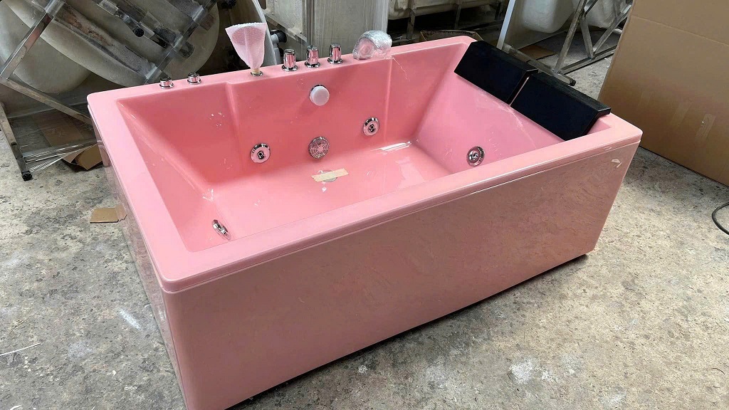thanh lý bồn tắm massage còn như mới giá rẻ