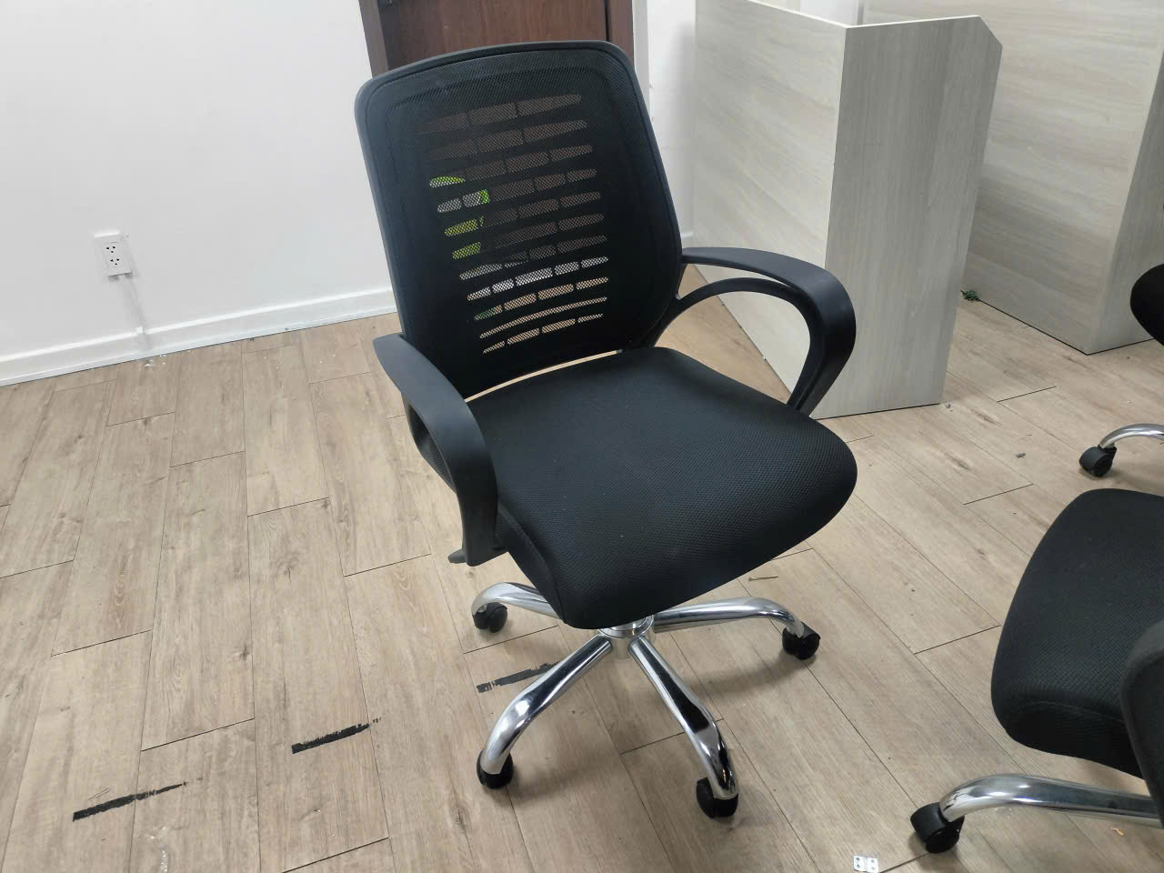 thanh lý ghế xoay văn phòng Hòa Phát