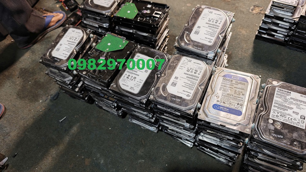 Ảnh thu mua HDD SSD cũ số lượng nhiều tại TPHCM