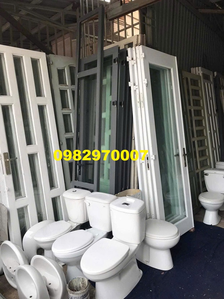 Hình ảnh thu mua cửa kính cường lực cũ tại kho Thanh Lý Tốt
