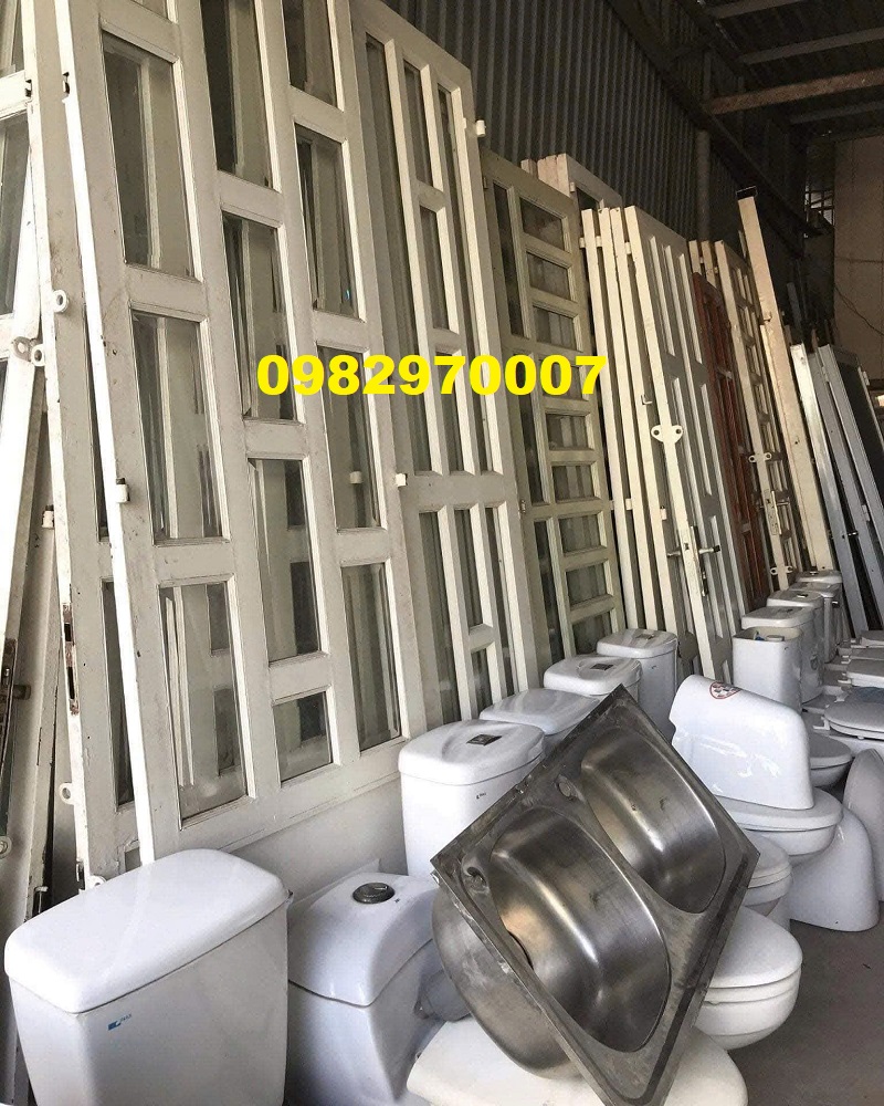 Hình ảnh thu mua cửa sắt cũ các loại tại kho Thanh Lý Tốt
