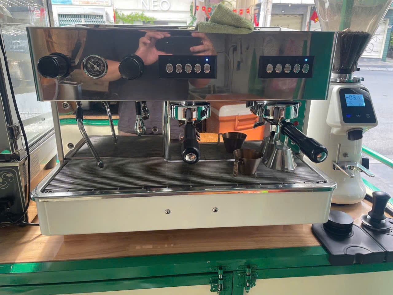 Hình ảnh thu mua máy pha cafe cũ 2 group giá cao tại TPHCM