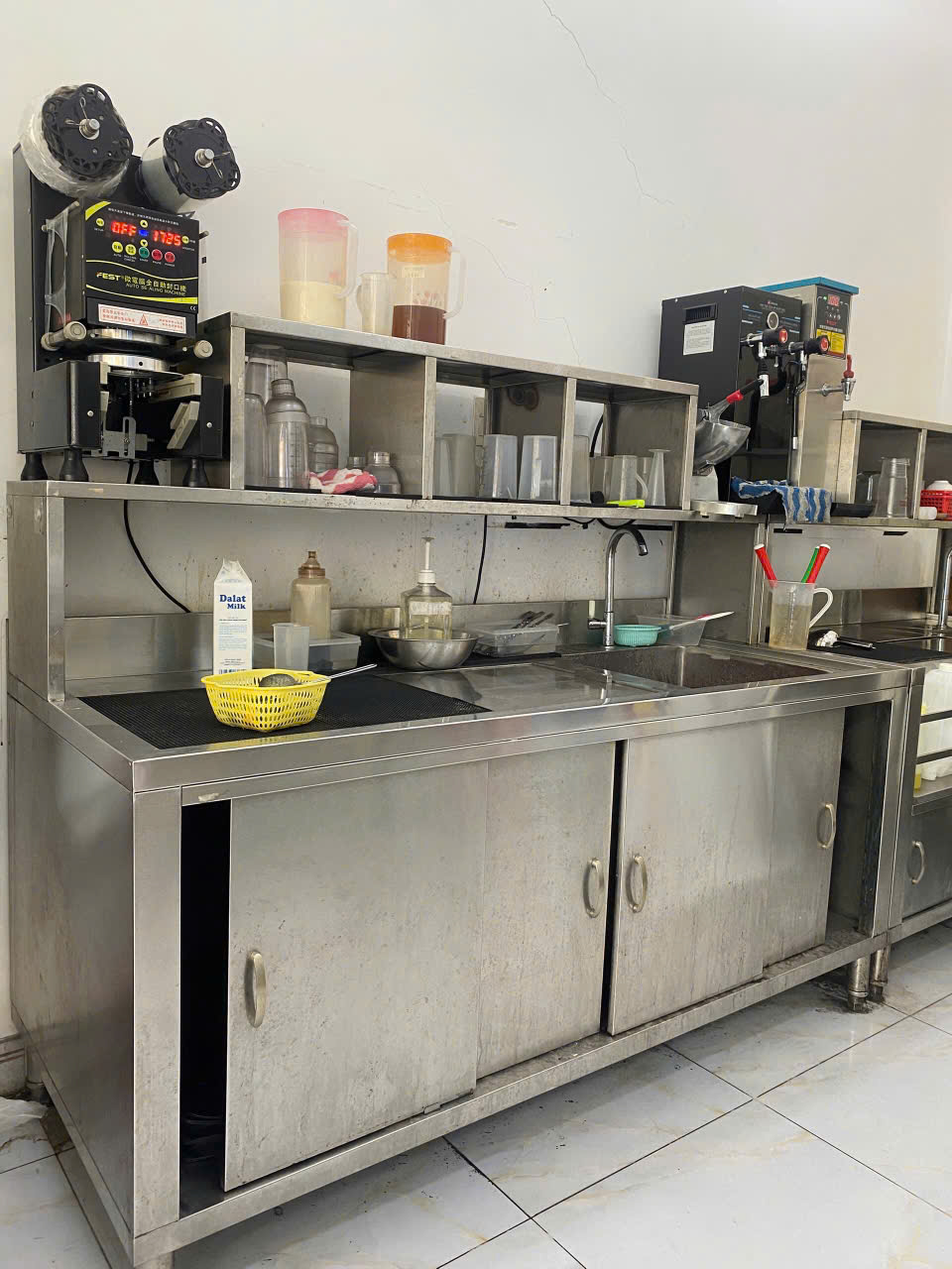 Hình ảnh thu mua thiết bị inox quán trà sữa