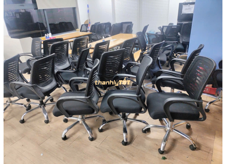 Thanh Lý Ghế Xoay Văn Phòng Hòa Phát Cũ Giá Rẻ Bất Ngờ Tại TPHCM