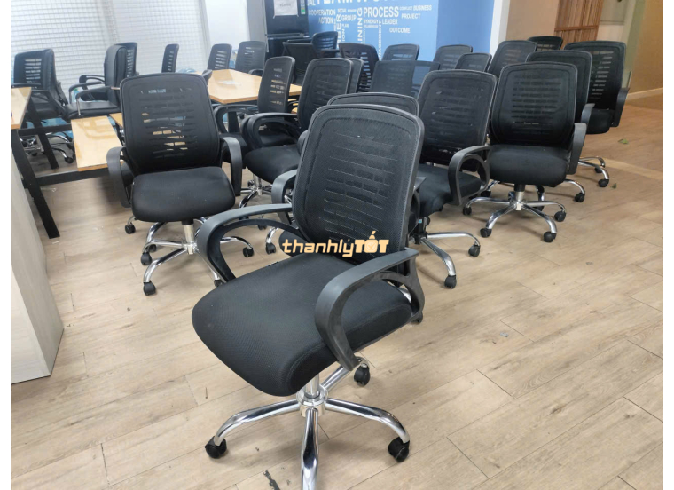 Thanh Lý Ghế Xoay Văn Phòng Hòa Phát Cũ Giá Rẻ Bất Ngờ Tại TPHCM
