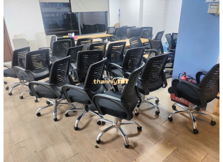 Thanh lý bàn ghế văn phòng cũ TPHCM, Đẹp, Bền, Tiết Kiệm 70%