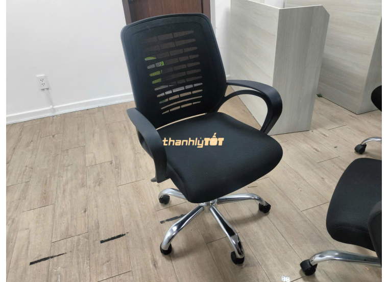 Thanh Lý Ghế Xoay Văn Phòng Hòa Phát Cũ Giá Rẻ Bất Ngờ Tại TPHCM
